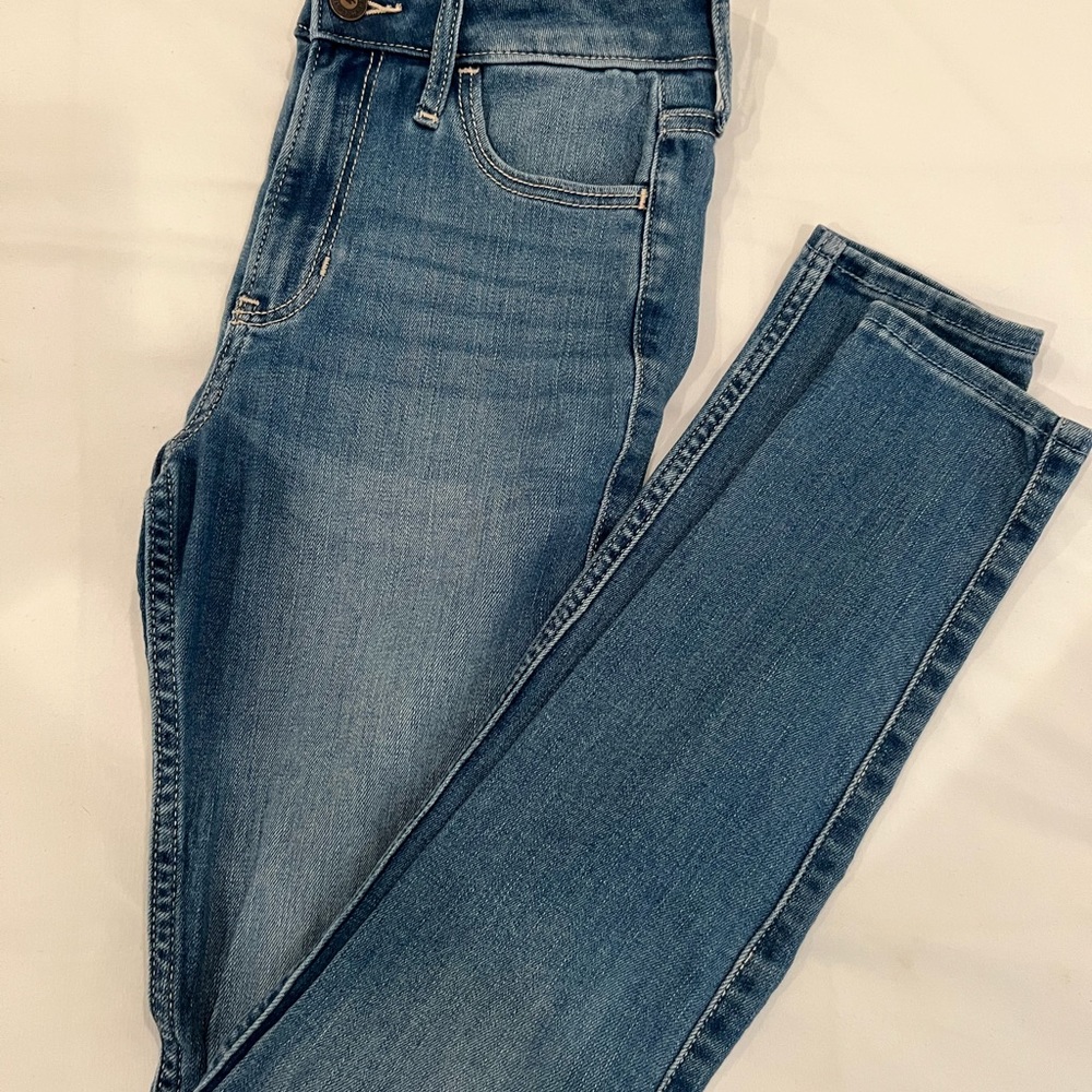 Hollister jeans size 24